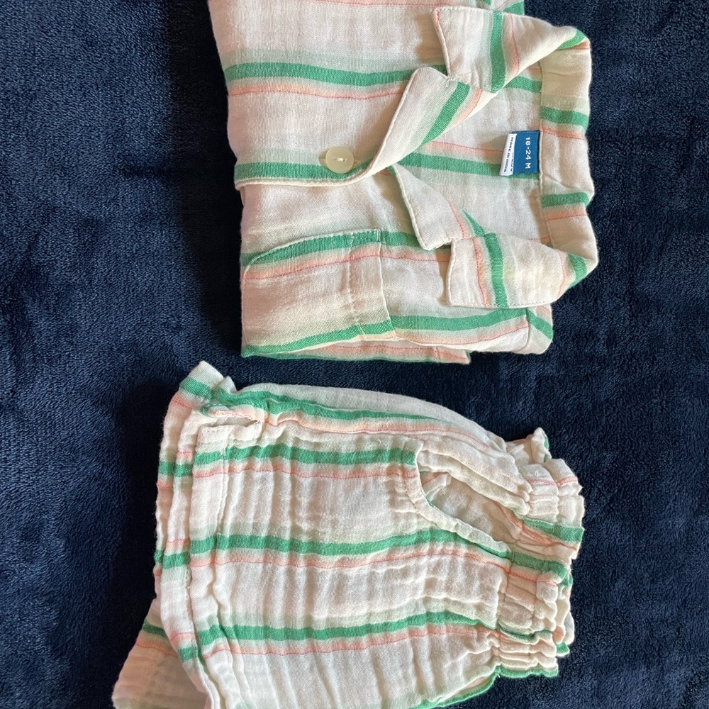 Gently used. Striped Double-Weave Pocket Shirt & Shorts. Toddler size 18-24 mo.